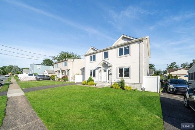 216 Roosevelt Avenue, Elmwood Park, NJ 07407