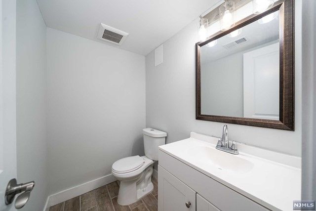 216 Roosevelt Avenue, Elmwood Park, NJ 07407