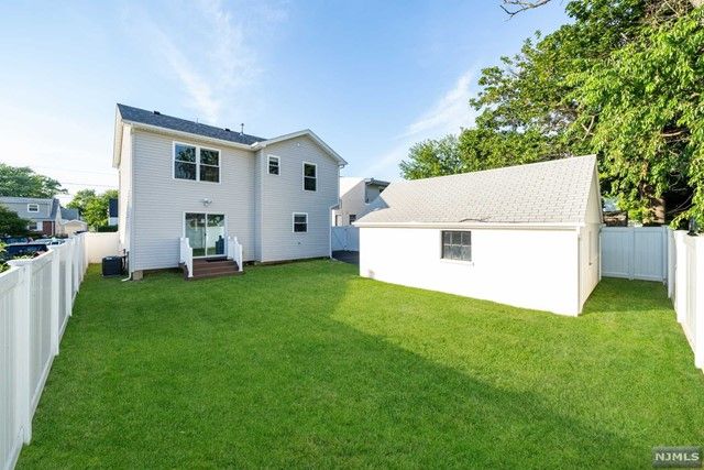 216 Roosevelt Avenue, Elmwood Park, NJ 07407