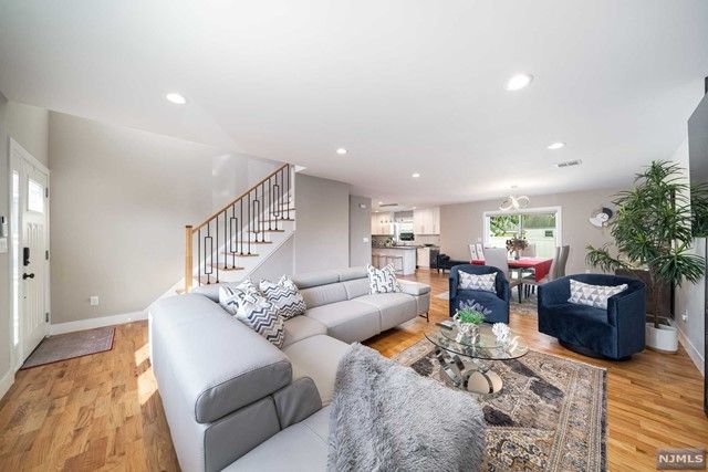 216 Roosevelt Avenue, Elmwood Park, NJ 07407