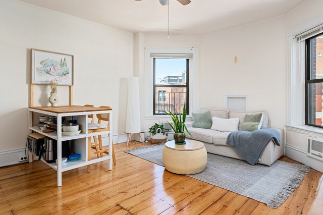 9 Buswell Street 4R, Boston, MA 02215