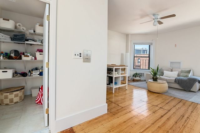 9 Buswell Street 4R, Boston, MA 02215