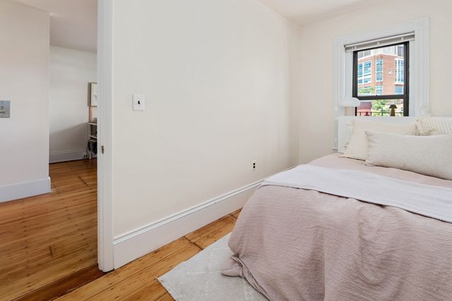 9 Buswell Street 4R, Boston, MA 02215