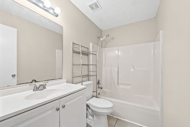 135 E St, Clarksville, TN 37042