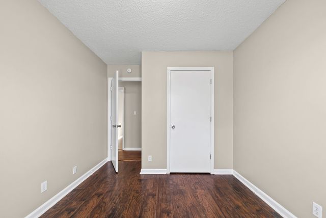 135 E St, Clarksville, TN 37042