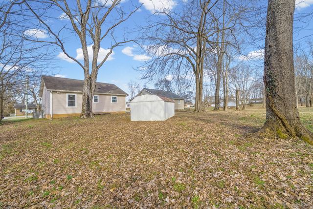 135 E St, Clarksville, TN 37042