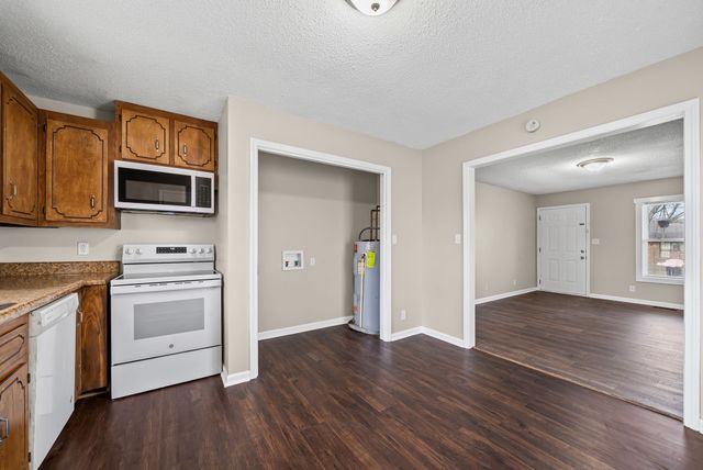 135 E St, Clarksville, TN 37042