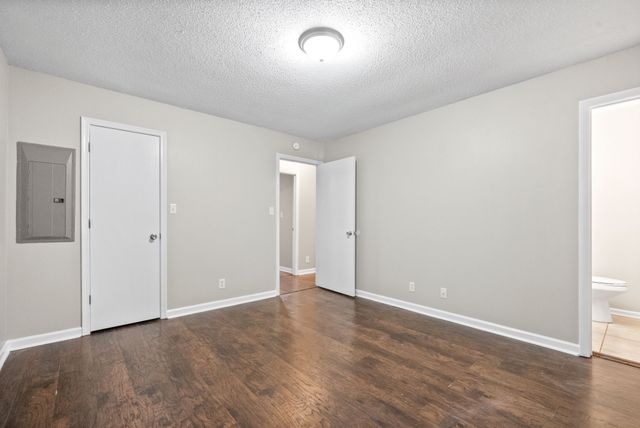 135 E St, Clarksville, TN 37042