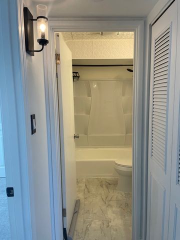 4921 W 109th Street 304, Oak Lawn, IL 60453