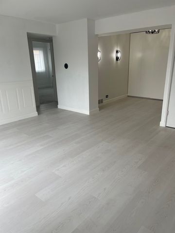 4921 W 109th Street 304, Oak Lawn, IL 60453