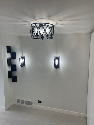 4921 W 109th Street 304, Oak Lawn, IL 60453