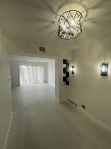 4921 W 109th Street 304, Oak Lawn, IL 60453