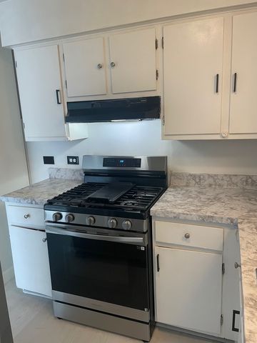 4921 W 109th Street 304, Oak Lawn, IL 60453