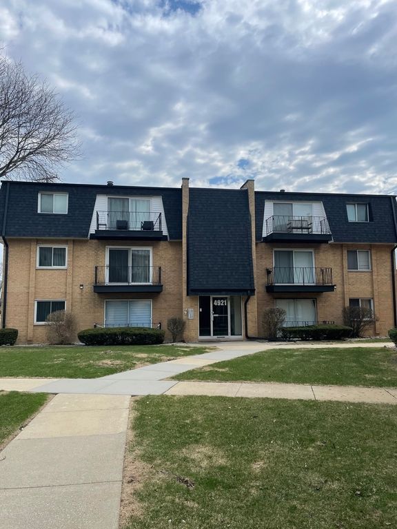 4921 W 109th Street 304, Oak Lawn, IL 60453