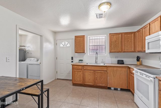 2118 W ADAMS Street, Phoenix, AZ 85009