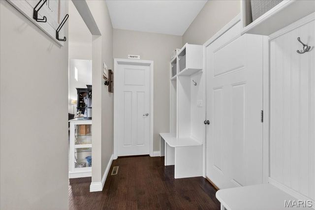 245 Oakshire Drive E, Glen Carbon, IL 62034