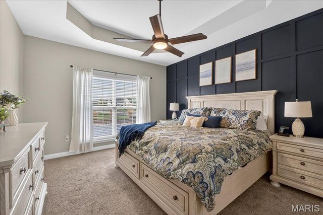 245 Oakshire Drive E, Glen Carbon, IL 62034