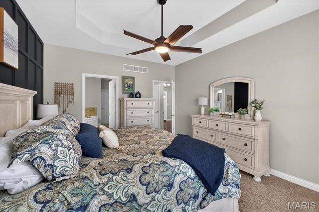 245 Oakshire Drive E, Glen Carbon, IL 62034