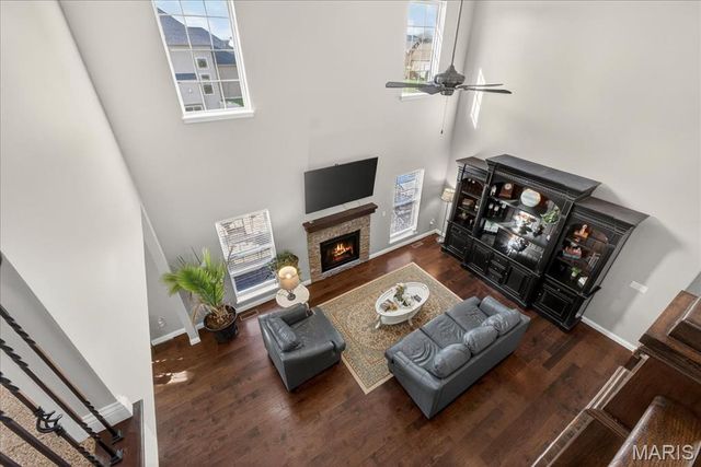 245 Oakshire Drive E, Glen Carbon, IL 62034