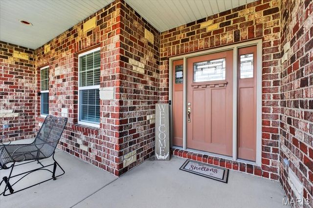 245 Oakshire Drive E, Glen Carbon, IL 62034