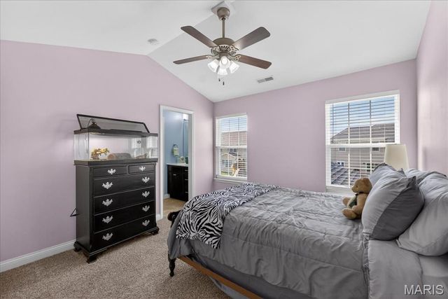 245 Oakshire Drive E, Glen Carbon, IL 62034