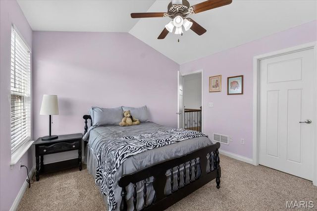 245 Oakshire Drive E, Glen Carbon, IL 62034