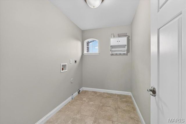 245 Oakshire Drive E, Glen Carbon, IL 62034