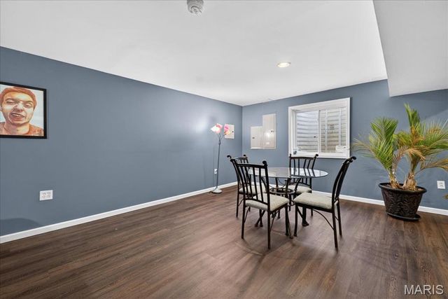 245 Oakshire Drive E, Glen Carbon, IL 62034