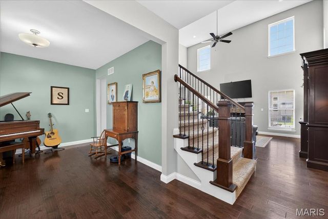 245 Oakshire Drive E, Glen Carbon, IL 62034