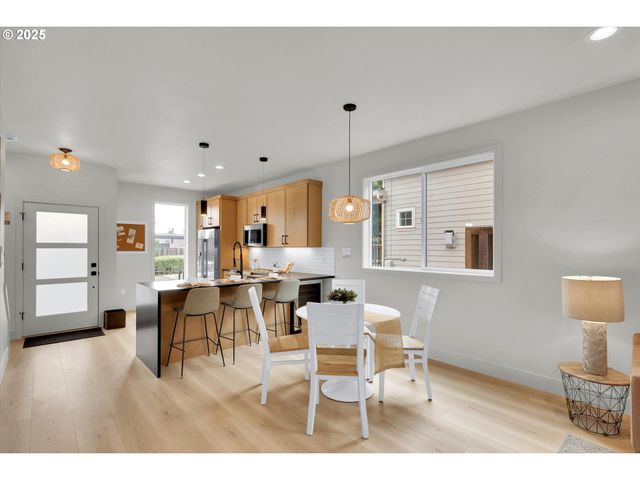 5773 S Kelly Ave, Portland, OR 97239