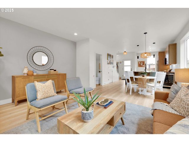 5773 S Kelly Ave, Portland, OR 97239