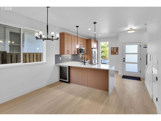 5773 S Kelly Ave, Portland, OR 97239