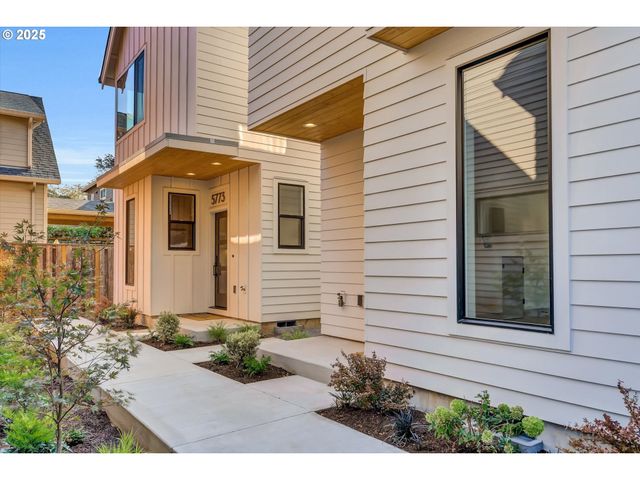 5773 S Kelly Ave, Portland, OR 97239