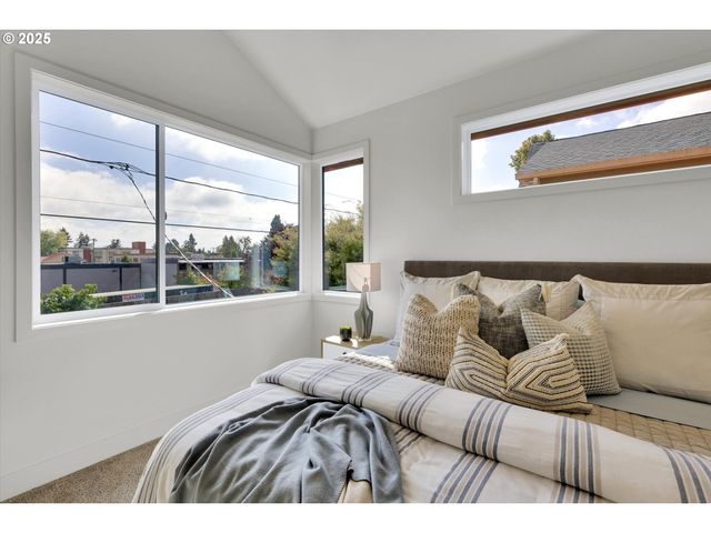 5773 S Kelly Ave, Portland, OR 97239