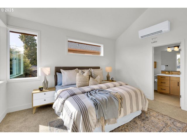 5773 S Kelly Ave, Portland, OR 97239