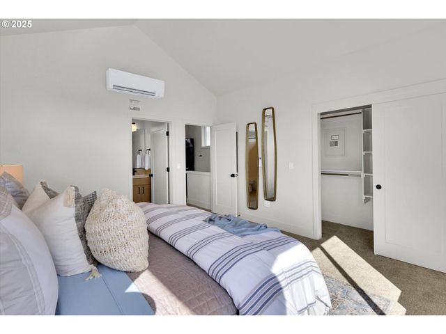 5773 S Kelly Ave, Portland, OR 97239