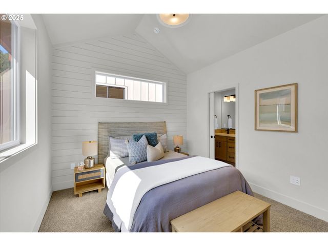 5773 S Kelly Ave, Portland, OR 97239