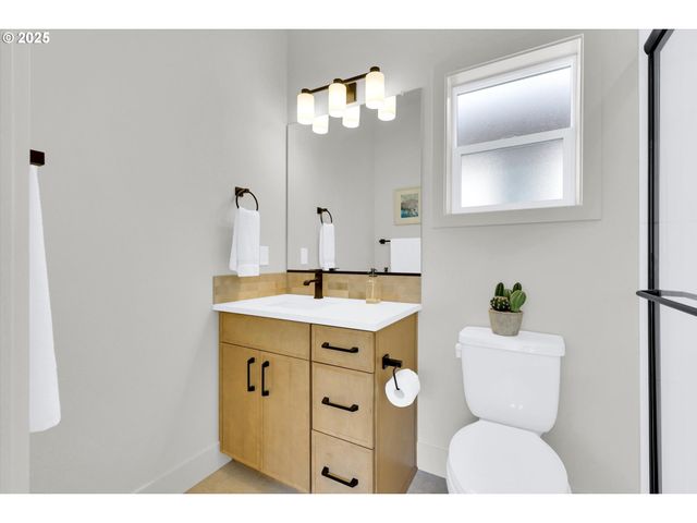 5773 S Kelly Ave, Portland, OR 97239