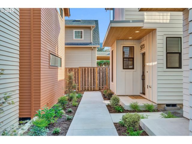 5773 S Kelly Ave, Portland, OR 97239