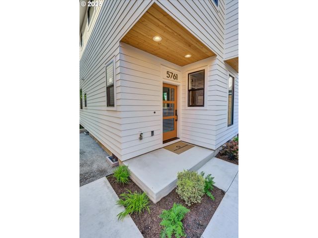 5773 S Kelly Ave, Portland, OR 97239