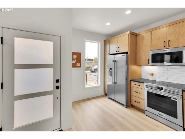 5773 S Kelly Ave, Portland, OR 97239