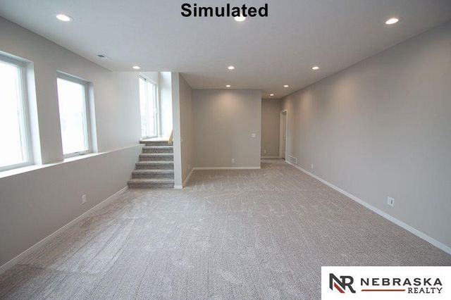 9400 Dalton Drive, Lincoln, NE 68516