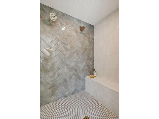 3613 Knightsbridge Trail N, Lake Elmo, MN 55042