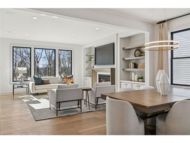 3613 Knightsbridge Trail N, Lake Elmo, MN 55042
