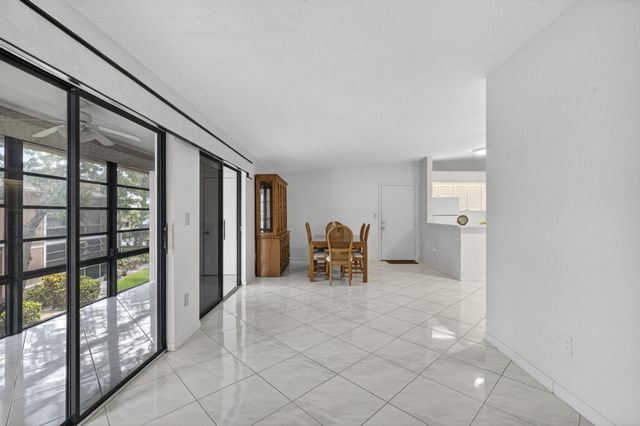 7648 Ashmont Circle 212, Tamarac, FL 33321