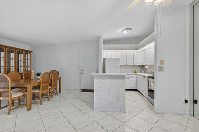 7648 Ashmont Circle 212, Tamarac, FL 33321