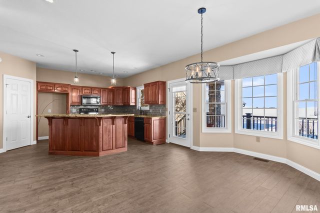 609 E Heights Avenue, Taylorville, IL 62568