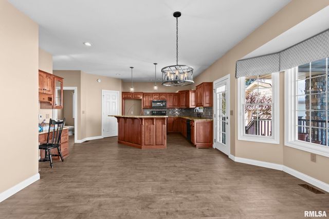 609 E Heights Avenue, Taylorville, IL 62568