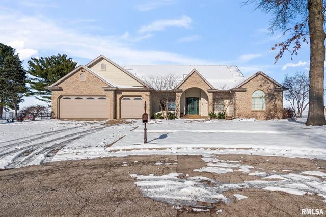 609 E Heights Avenue, Taylorville, IL 62568