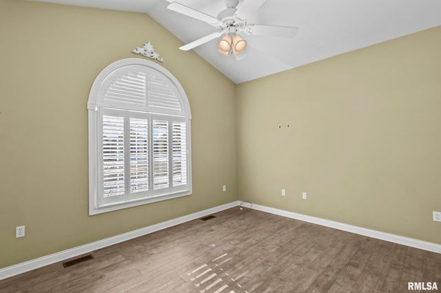 609 E Heights Avenue, Taylorville, IL 62568